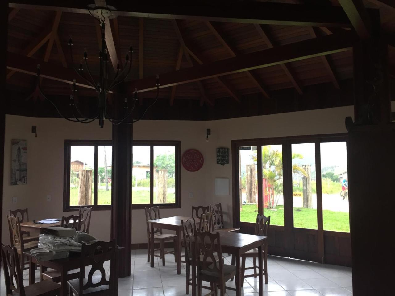 Suzana Lodge *